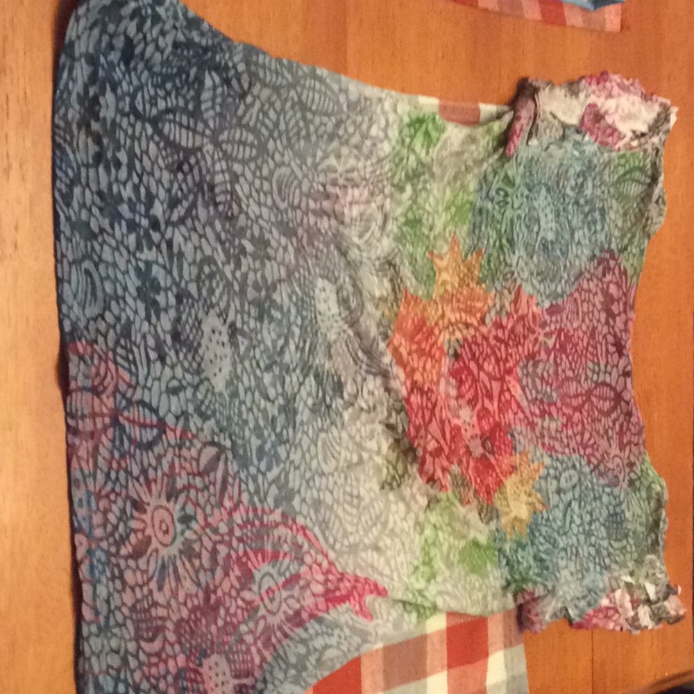 Shirt - Picture 3 of 3